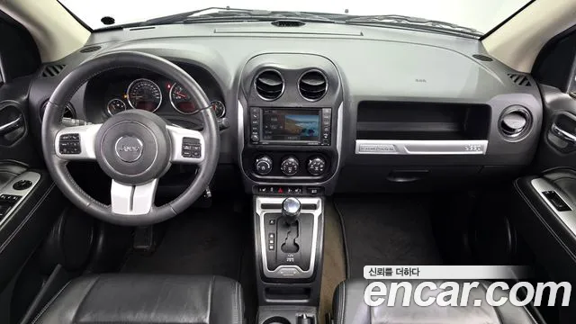 Jeep Compass — интерьер