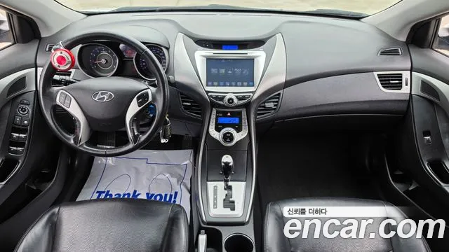 Hyundai Elantra — интерьер