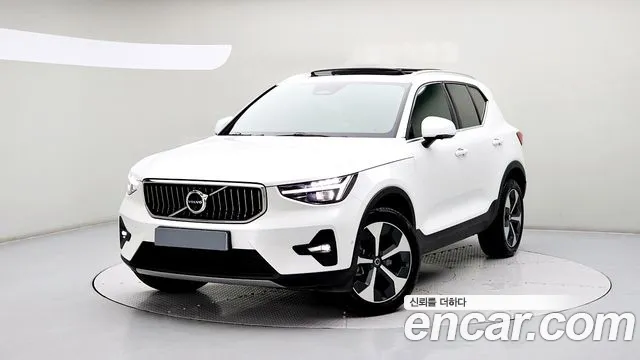 Volvo XC40 — экстерьер