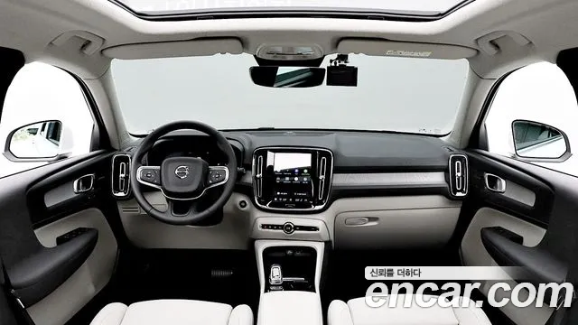 Volvo XC40 — интерьер