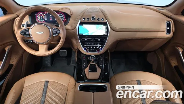 Aston Martin DBX — интерьер