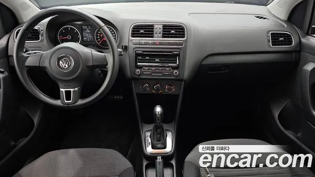 Volkswagen Polo — интерьер