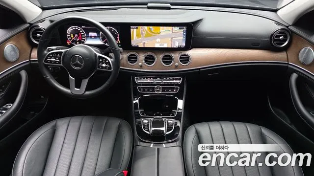 Mercedes-Benz E-класс — интерьер
