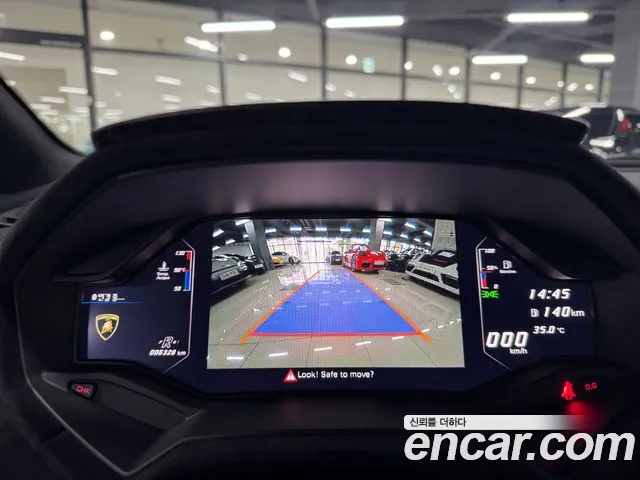 Lamborghini Huracan — интерьер