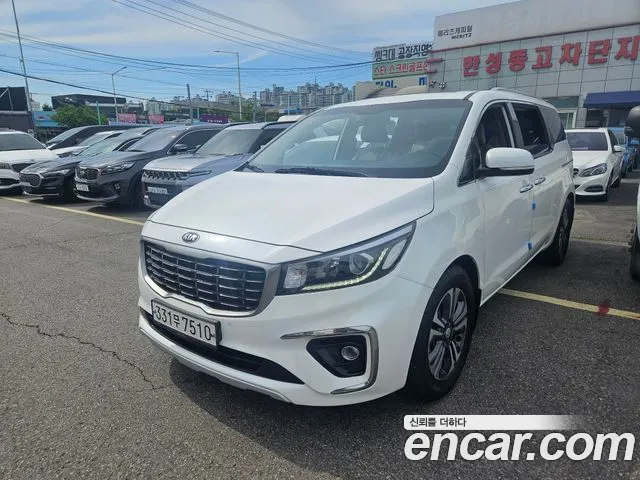 Kia Carnival — экстерьер