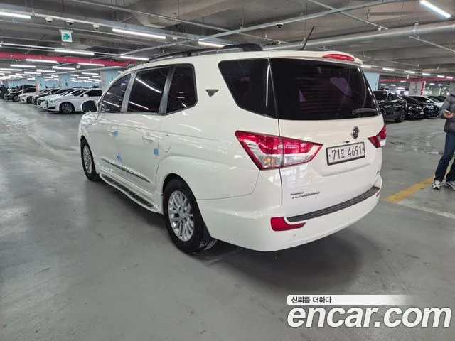 KG Mobility Korando — интерьер