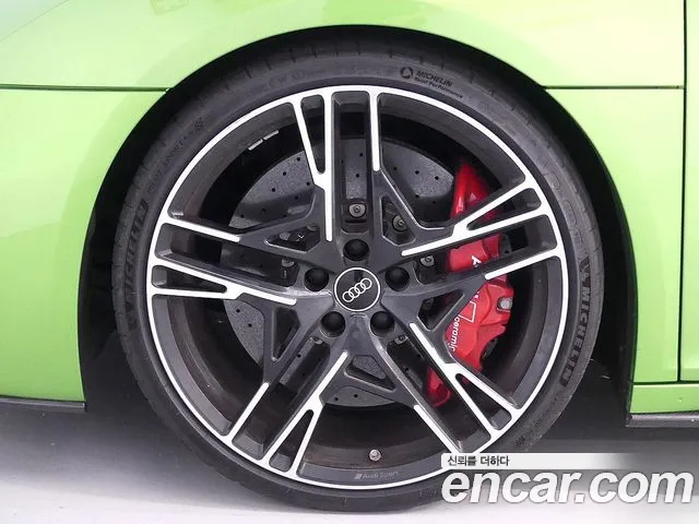 Audi R8 — интерьер
