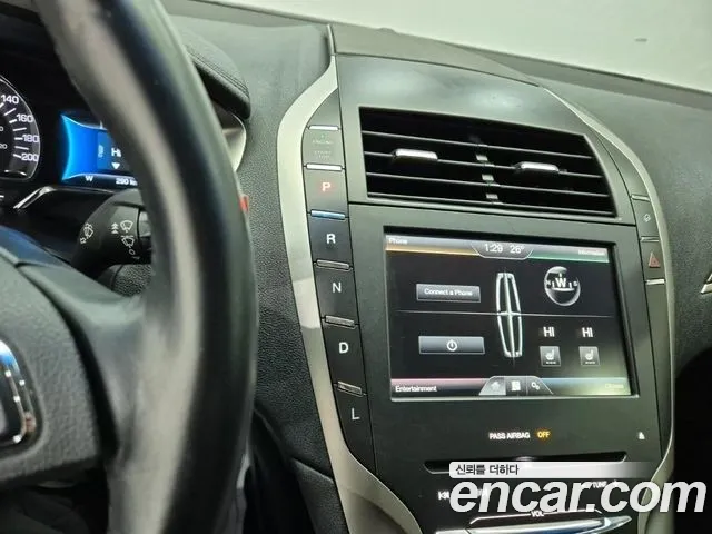 Lincoln MKZ — интерьер