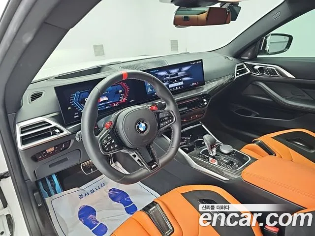 BMW M4 — интерьер