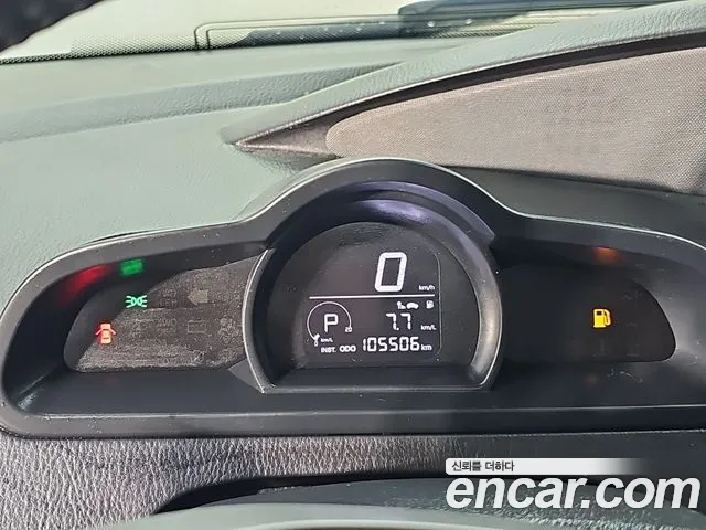KG Mobility Korando — интерьер