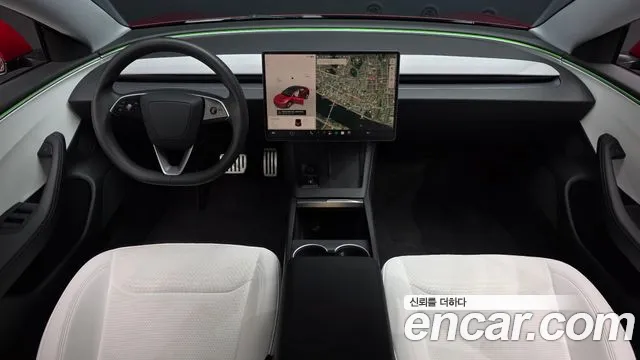 Tesla Model 3 — интерьер