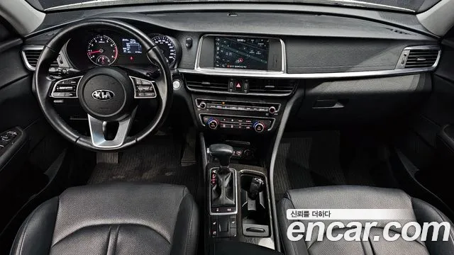 Kia K5 — интерьер