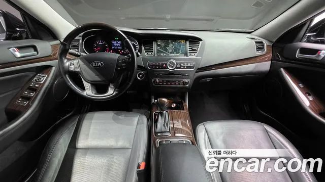 Kia K7 — интерьер
