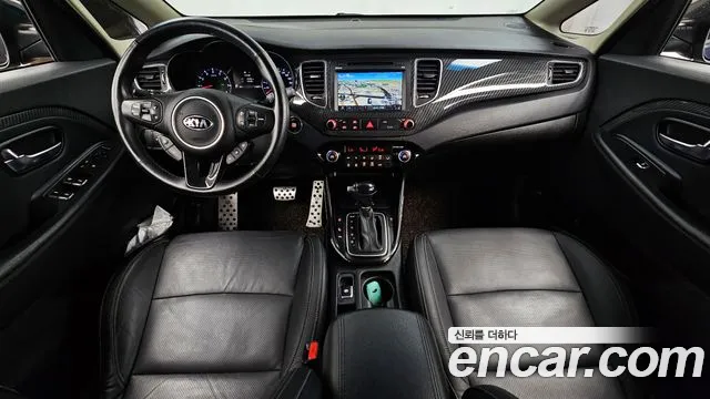 Kia Carens — интерьер