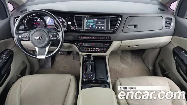 Kia Carnival — интерьер