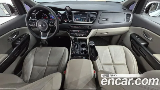 Kia Carnival — интерьер
