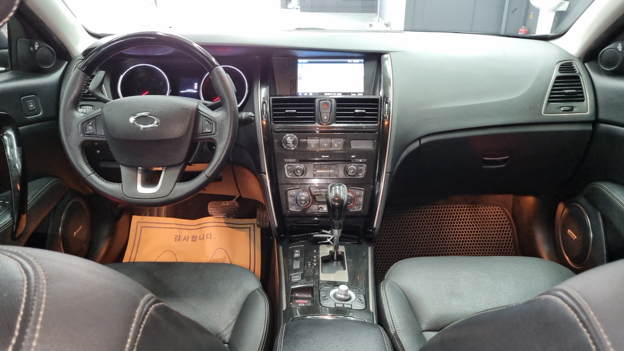 Renault Korea SM7 — интерьер