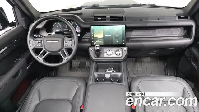 Land Rover Defender — интерьер