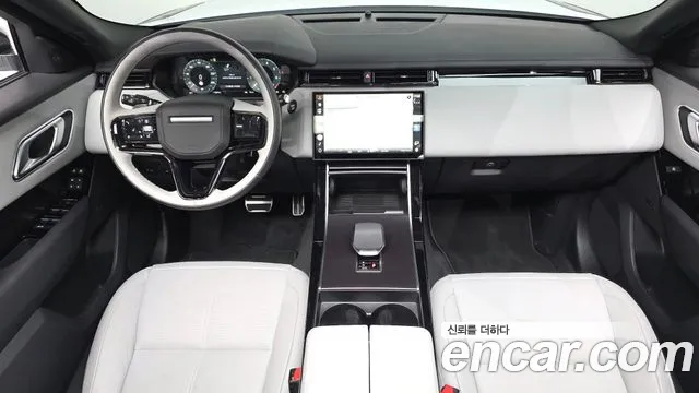 Land Rover Range Rover Velar — интерьер