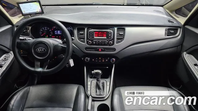 Kia Carens — интерьер