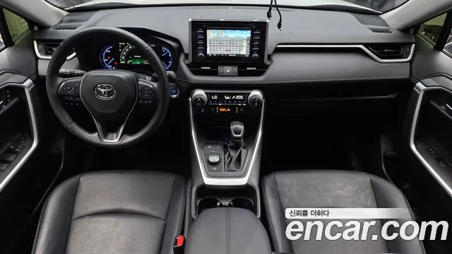 Toyota RAV4 — интерьер