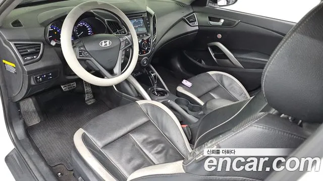 Hyundai Veloster — интерьер