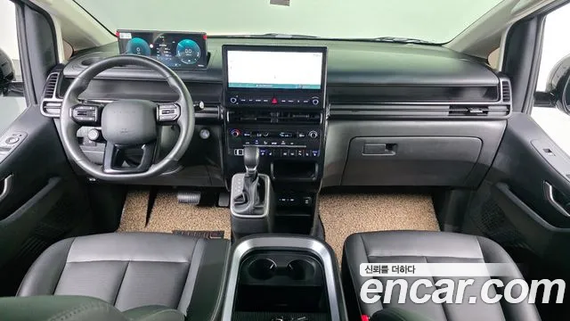Hyundai Staria — интерьер