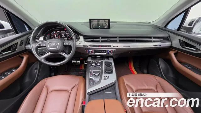 Audi Q7 — интерьер