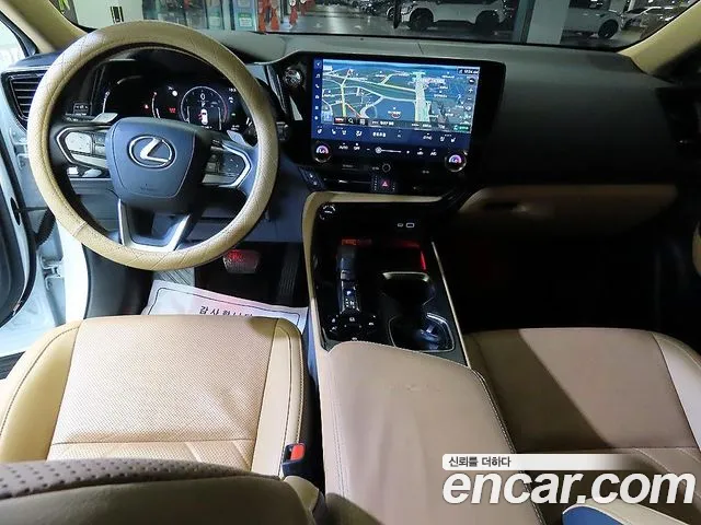 Lexus NX — интерьер