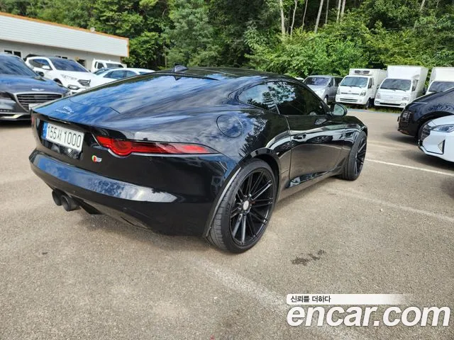 Jaguar F-Type — интерьер