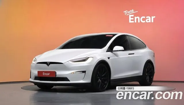 Tesla Model X — экстерьер
