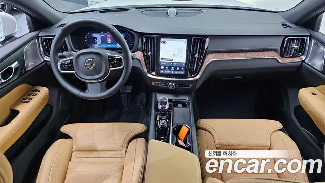 Volvo V60 — интерьер