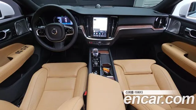 Volvo V60 — интерьер