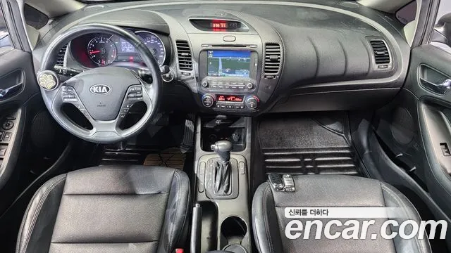 Kia K3 — интерьер