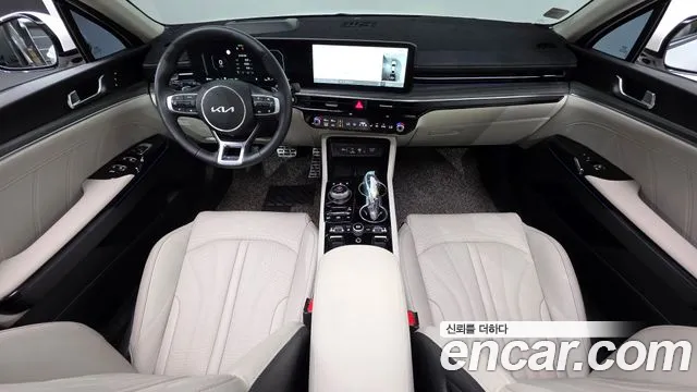 Kia K5 — интерьер