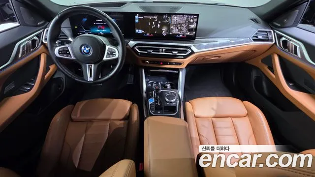 BMW i4 — интерьер