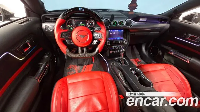 Ford Mustang — интерьер