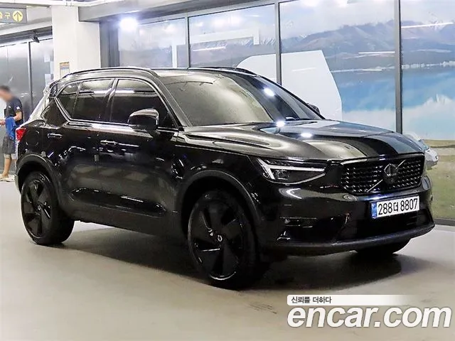 Volvo XC40 — экстерьер