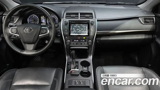 Toyota Camry — интерьер