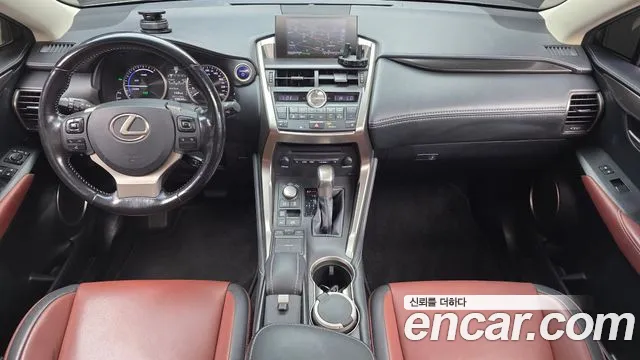 Lexus NX — интерьер