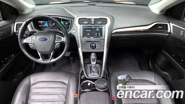 Ford Fusion — интерьер