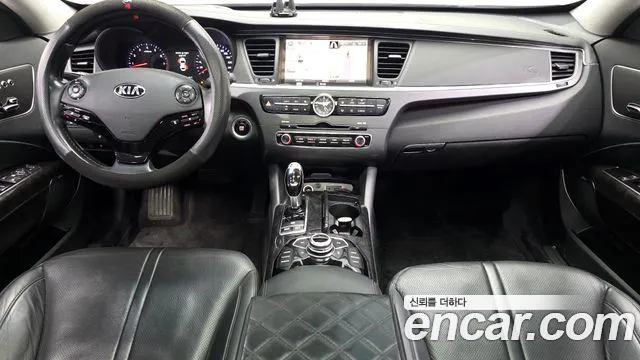 Kia K9 — интерьер