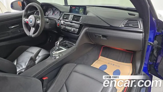 BMW M4 — интерьер