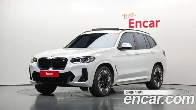 BMW iX3 — экстерьер