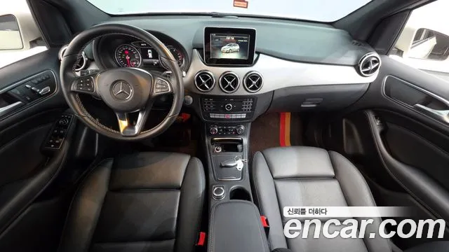 Mercedes-Benz B-класс — интерьер
