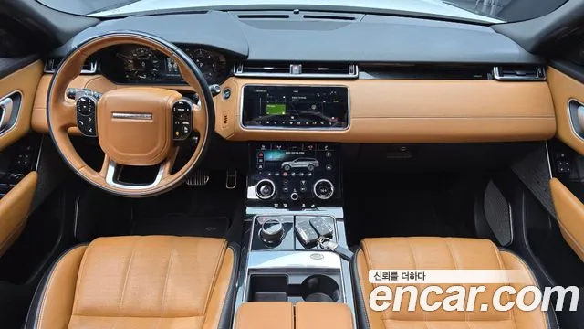 Land Rover Range Rover Velar — интерьер