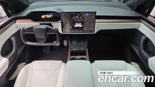 Tesla Model X — интерьер