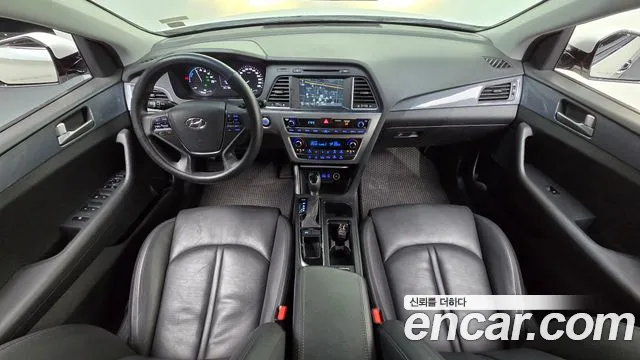 Hyundai Sonata — интерьер