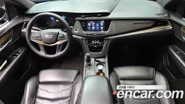 Cadillac XT5 — интерьер