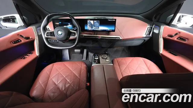 BMW iX — интерьер